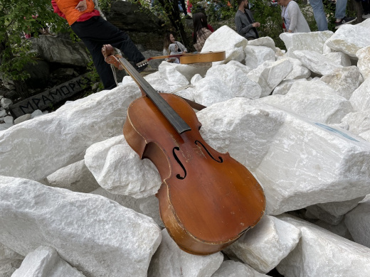 Симфонический оркестр и звёздные исполнительницы: чем удивил Фестиваль «Классика в горах»